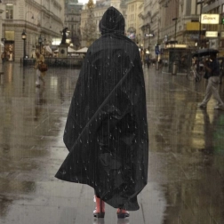 Vodeodolná pikniková deka s pláštenkou – čierna