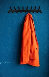 Nástenný kovový vešiak 17 háčikov – čierny