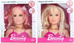 Česacia hlava blondínka s doplnkami