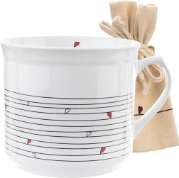 Keramický biely hrnček so srdiečkami 650 ml s bavlneným vrecúškom