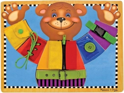 Motorická tabuľa s medvedíkom na obliekanie MELISSA & DOUG