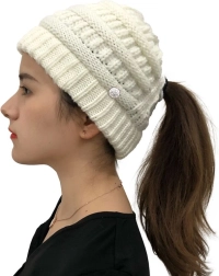 Zimná čiapka na cop - biela