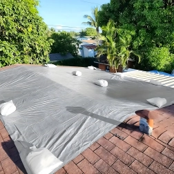 Ochranná plachta s UV ochranou 6 × 8 m, 120 g/m² – univerzálna, pevná, strieborná