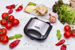 Sendvičovač ADLER AD 3015, 750 W