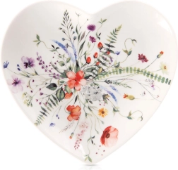 Porcelánový dezertný tanier v tvare srdca Maki 17,5 × 17 cm