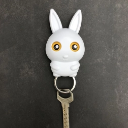 Vešiak na kľúče – biely králik