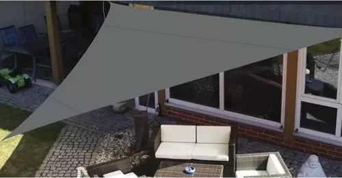Účinné zatienenie a nižšia teplota pod plachtou