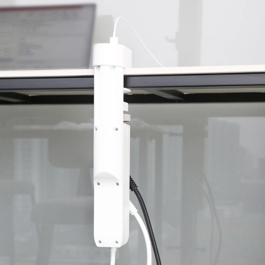 USB rýchlonabíjanie zhora (USB-A + 2× USB-C PD)