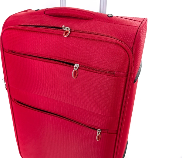 Ľahký a odolný textilný kufor