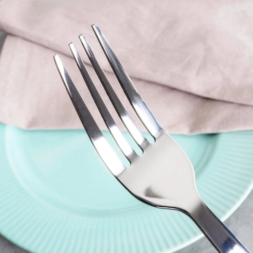 Kvalitná nehrdzavejúca oceľ s vysokým leskom