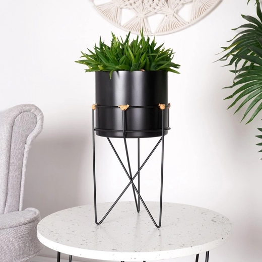 Elegantné matné čierne prevedenie