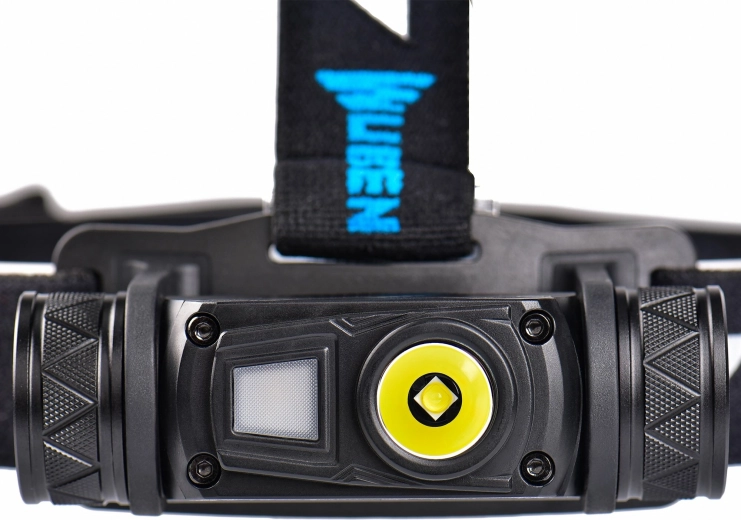 10 režimov vrátane červeného a SOS