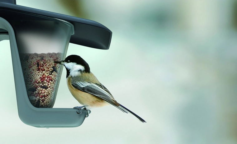 Krmivo v suchu vďaka šikmej strieške