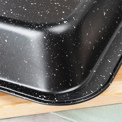 Vysoké okraje pre čistú a bezpečnú manipuláciu