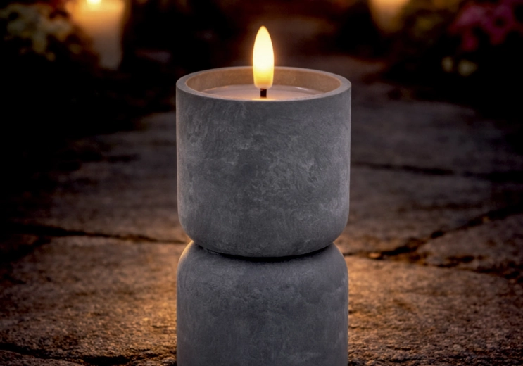 LED sviečka v tvare presýpacích hodín s betónovým efektom 8 × 15 cm - 1 kus