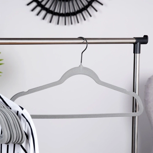 Otočný kovový háčik