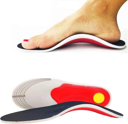 Tvarovaná podpora klenby pre stabilný krok