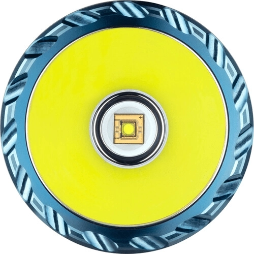 Ohromujúci dosvit 730 m a 134 000 cd