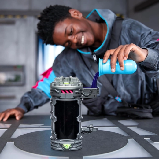 Experiment v kontajneri: nalej, potras, odhaľ!