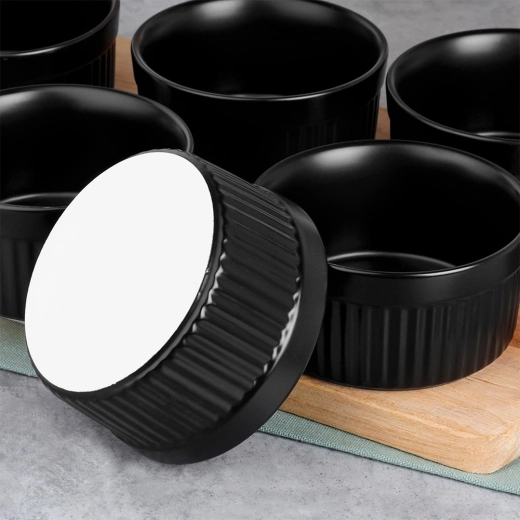 Elegantný dizajn a stohovateľnosť