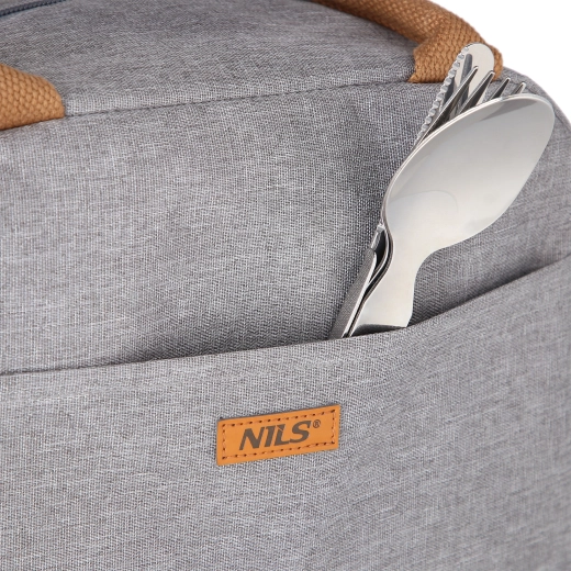 Praktické predné vrecko a pevné rukoväte