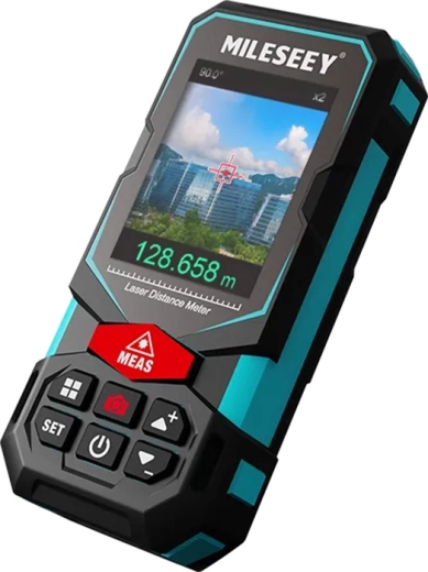 Digitálny hľadáčik s 2× zoomom pre isté zameranie