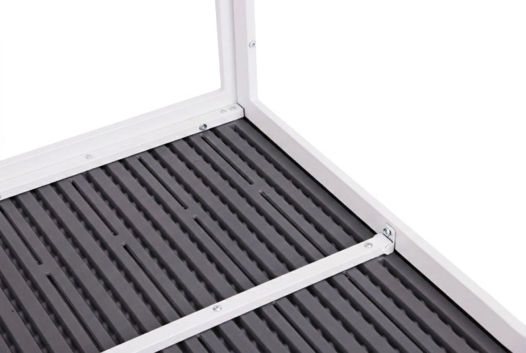 Stabilný oceľový rám s ochranou podlahy