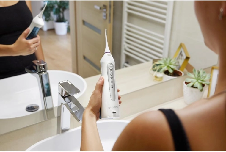 Dôkladné čistenie medzizubných priestorov