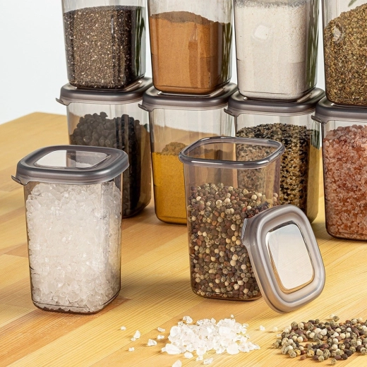 Stohovateľný tvar šetrí miesto