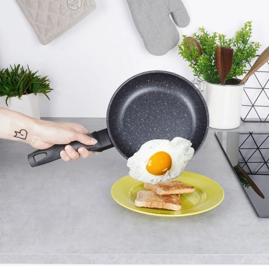 Neprilnavý granitový povrch pre zdravšie varenie