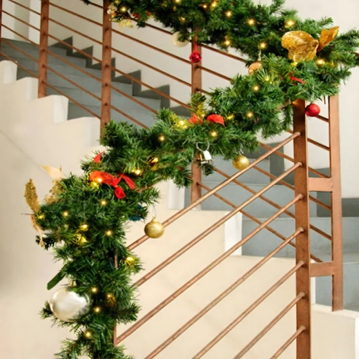 Jednoduché tvarovanie na zábradlie aj rámy dverí