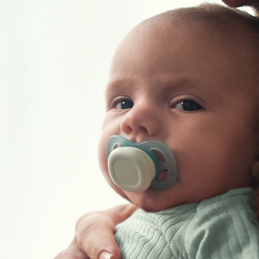 Mäkký silikón a vetraný štítok