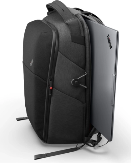 Priestor pre 16" notebook a inteligentné usporiadanie