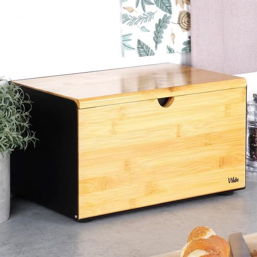 Moderná kombinácia kovu a bambusu