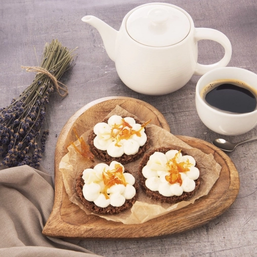 Ideálny na pochutiny, dezerty aj servírovanie na párty