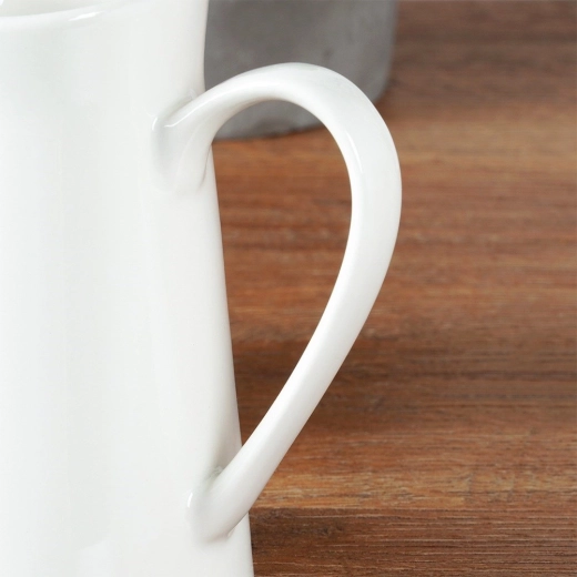 Pohodlné držanie vďaka ergonomickému uchu