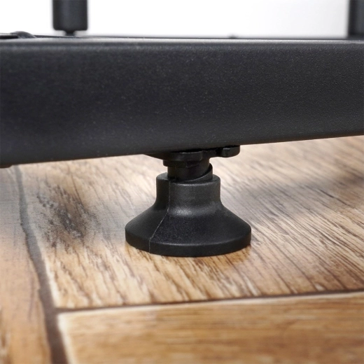 Stabilná konštrukcia s nastaviteľnými nožičkami