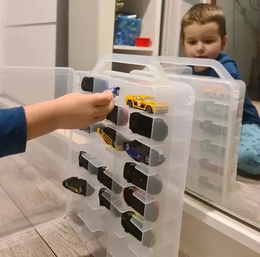Obojstranný kufrík s uzatvárateľnými dvierkami