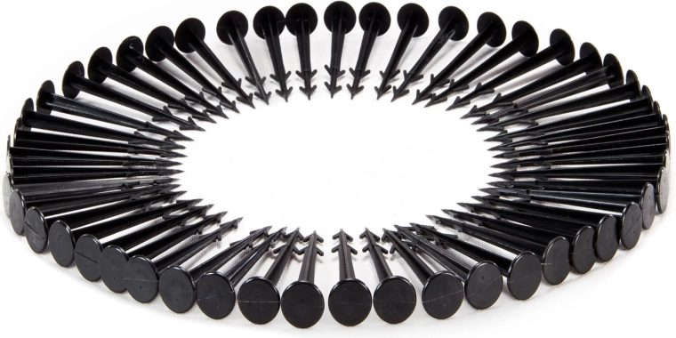 Pevné ukotvenie vďaka 100 kolíkom v balení