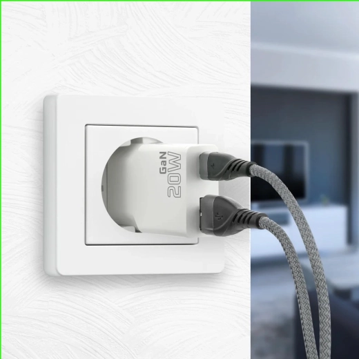 Dva výstupy: USB‑C PD + USB‑A QC 3.0