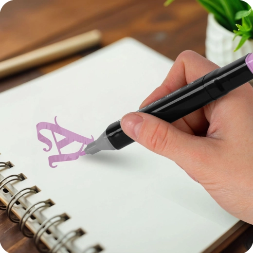 Hladký tok atramentu na kaligrafiu a lettering
