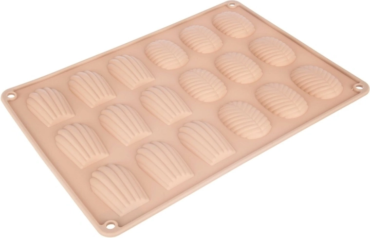 Pečte a tvarujte až 18 kúskov naraz