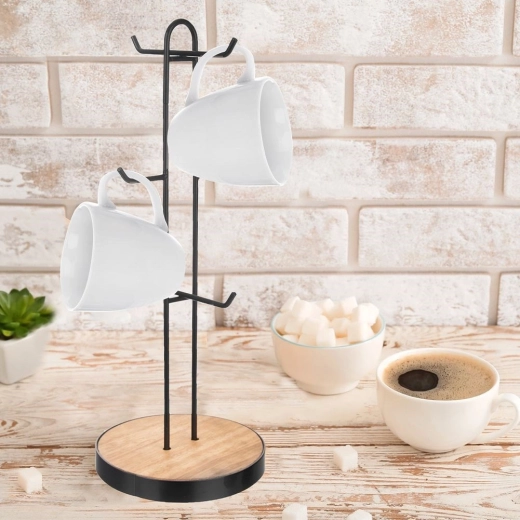 Pevná kovová konštrukcia a stabilná drevená základňa