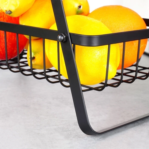 Odolný kov so vzdušnou drôtenou konštrukciou