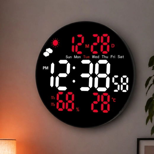 Teplota, vlhkosť, dátum aj deň v týždni na jednom mieste