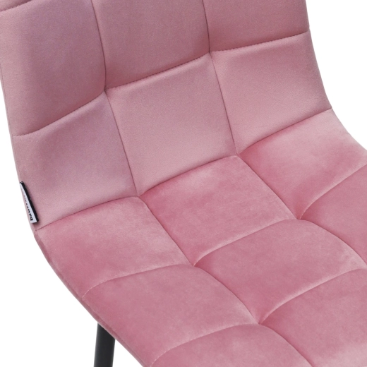 Elegantné prešívanie do káro vzoru