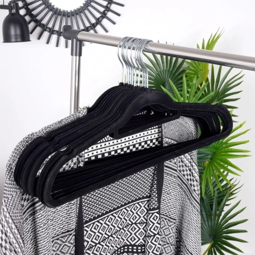 Otočný kovový háčik na jednoduché vešanie