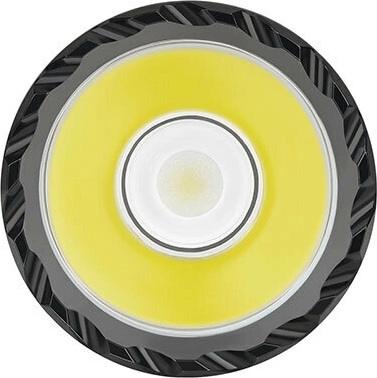 Výkon 1250 lm a dosvit 240 m