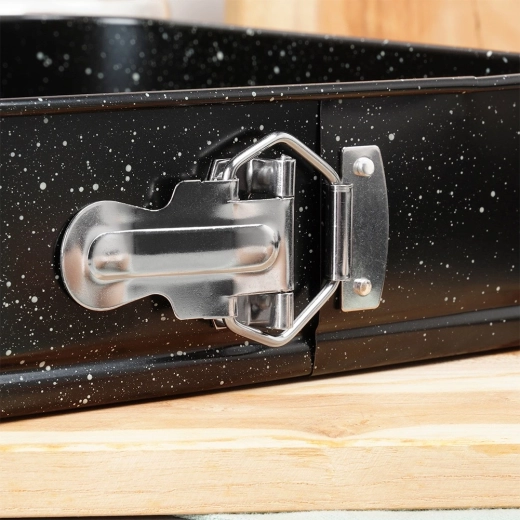 Ľahké vybratie vďaka rozopínacím bokom