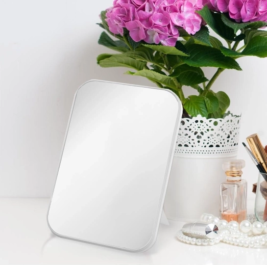 Jasný odraz pre precízne líčenie